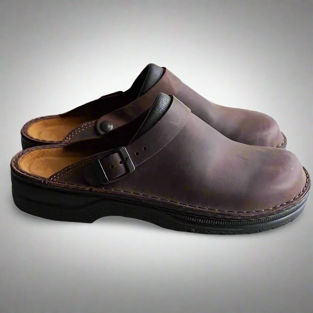 Leather Slip-On Clogs - Supportive Comfort for Men & Women