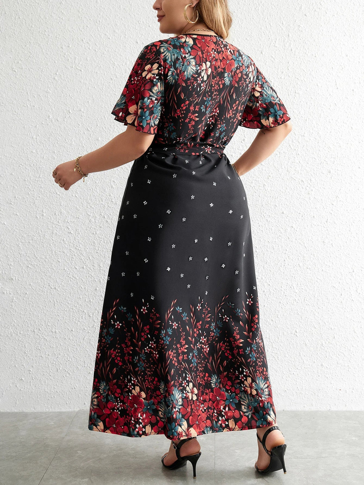 Plus Size Floral Autumn Dress - Casual Long V-Neck Style