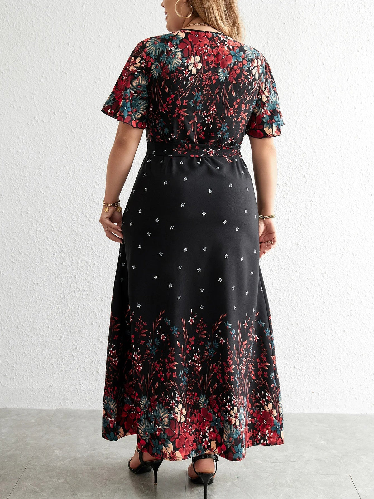Plus Size Floral Autumn Dress - Casual Long V-Neck Style