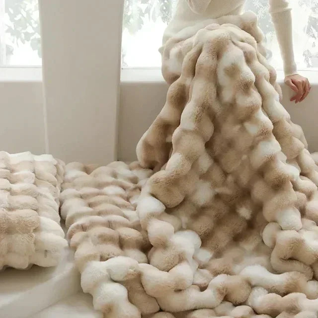 VeluLuxe Faux Fur Fluffy Blanket - Portable Cuddle Blanket