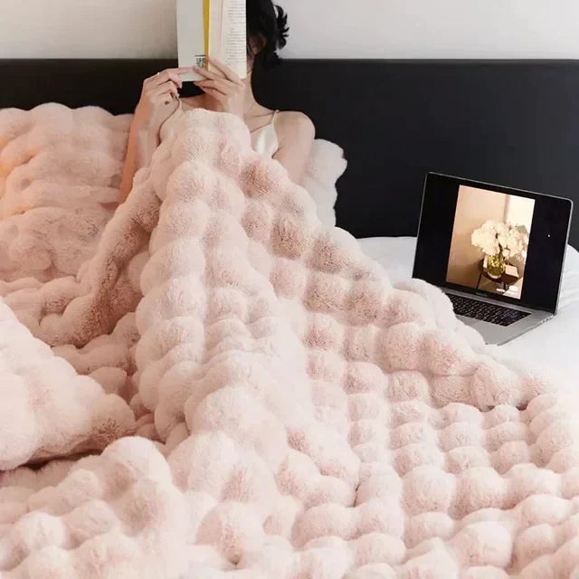 VeluLuxe Faux Fur Fluffy Blanket - Portable Cuddle Blanket