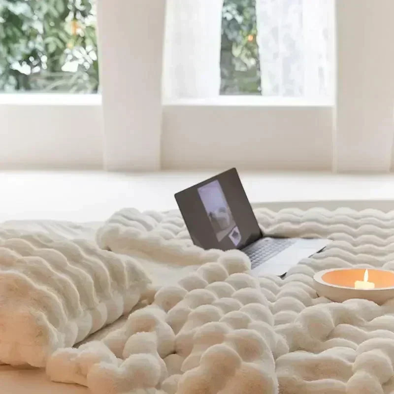 VeluLuxe Faux Fur Fluffy Blanket - Portable Cuddle Blanket