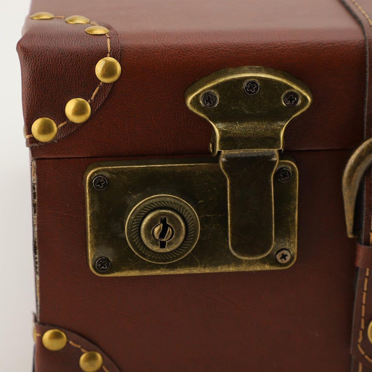 Vintage Leather Carry-On Case - Durable Overnight Bag with Alloy Lock